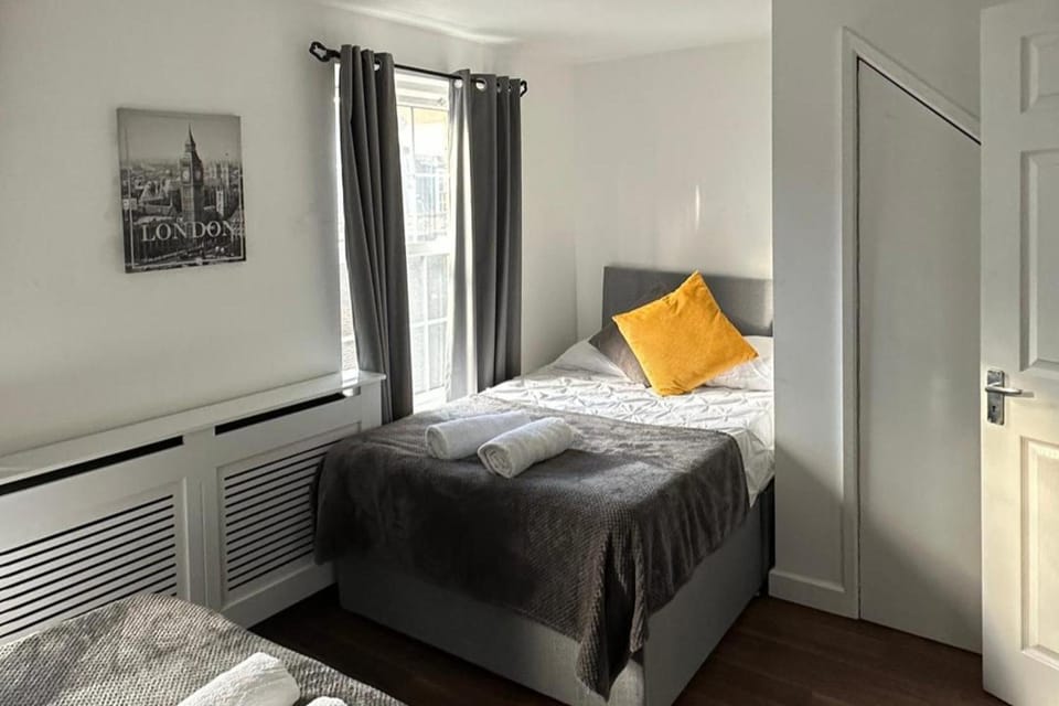 House Sleeps 22 with Wifi House in London Borough of Islington