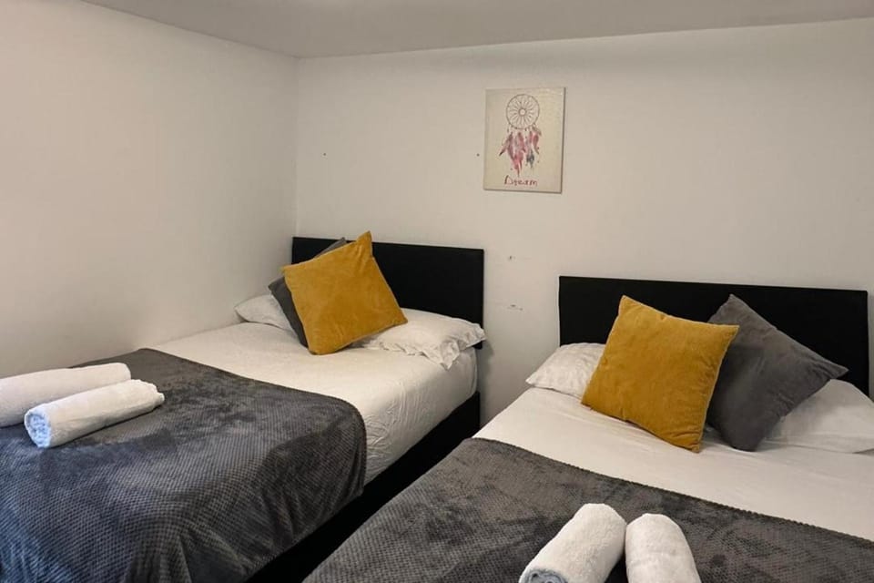 House Sleeps 22 with Wifi House in London Borough of Islington