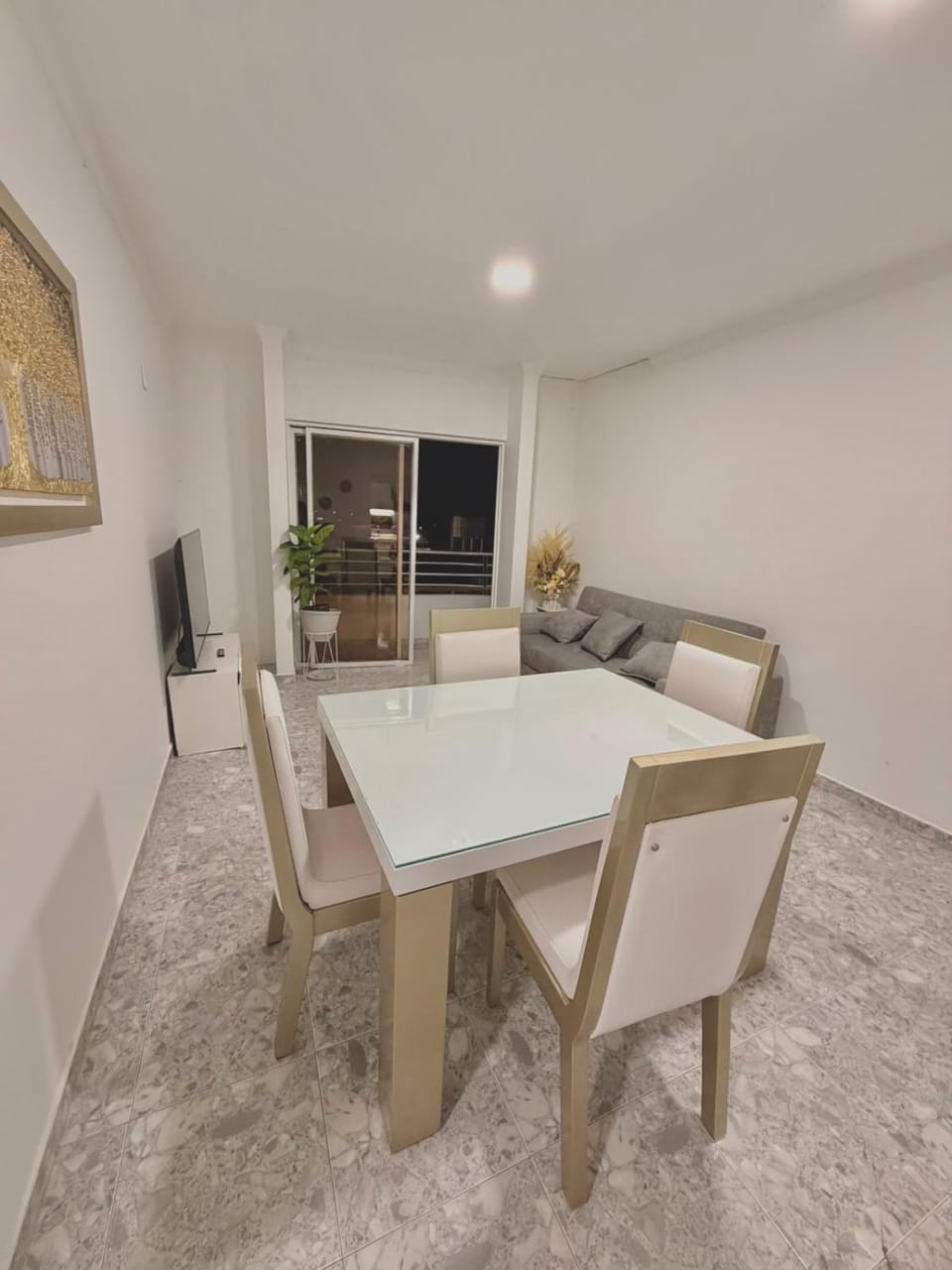 Communal lounge/ TV room, Dining area