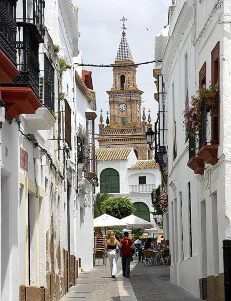 Encanto Histórico en Carmona - Estudio Bajo a un paso de Sevilla by beBalmy Apartment in Carmona
