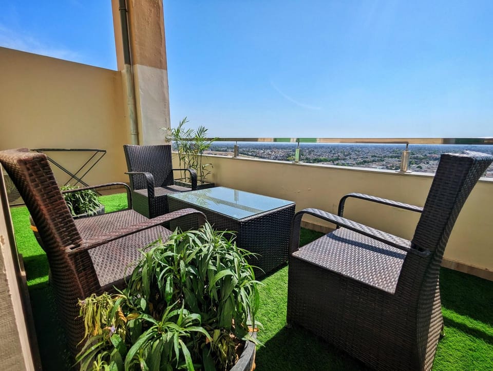 Patio, Day, Natural landscape, View (from property/room), Balcony/Terrace, Living room, Seating area, Dining area, Sea view