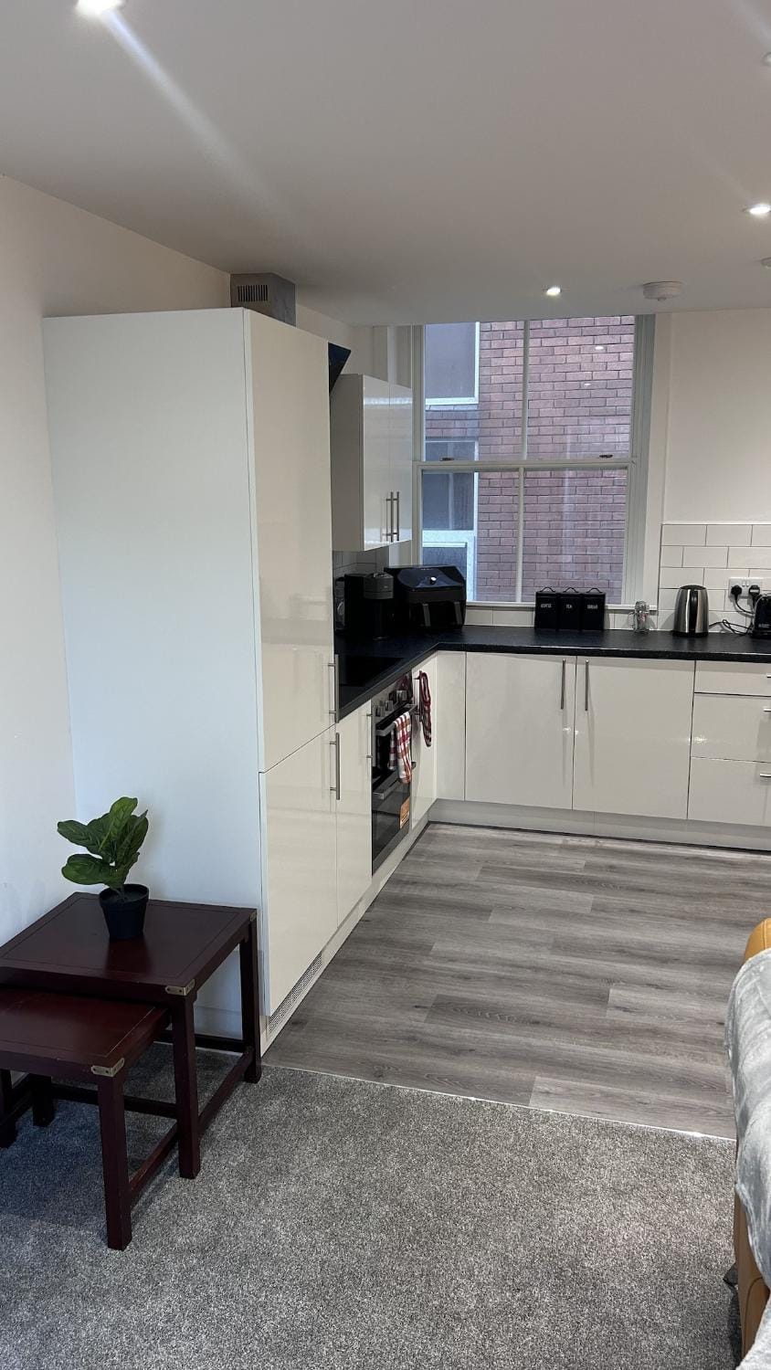 Sleeps 5 - City Centre Gem - Terrace - Modern Apartment in Hull
