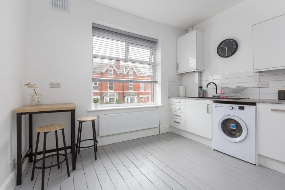 Stylish Hove Apartment with Free Parking Apartment in Lytham St Annes