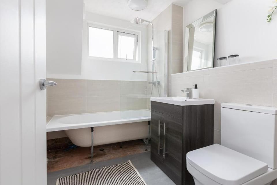 Stylish Hove Apartment with Free Parking Apartment in Lytham St Annes