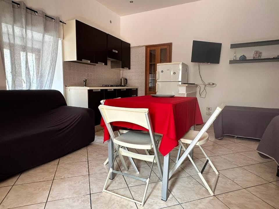 Kitchen or kitchenette, Communal kitchen
