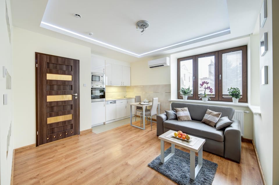 Kitchen or kitchenette, Living room, Dining area