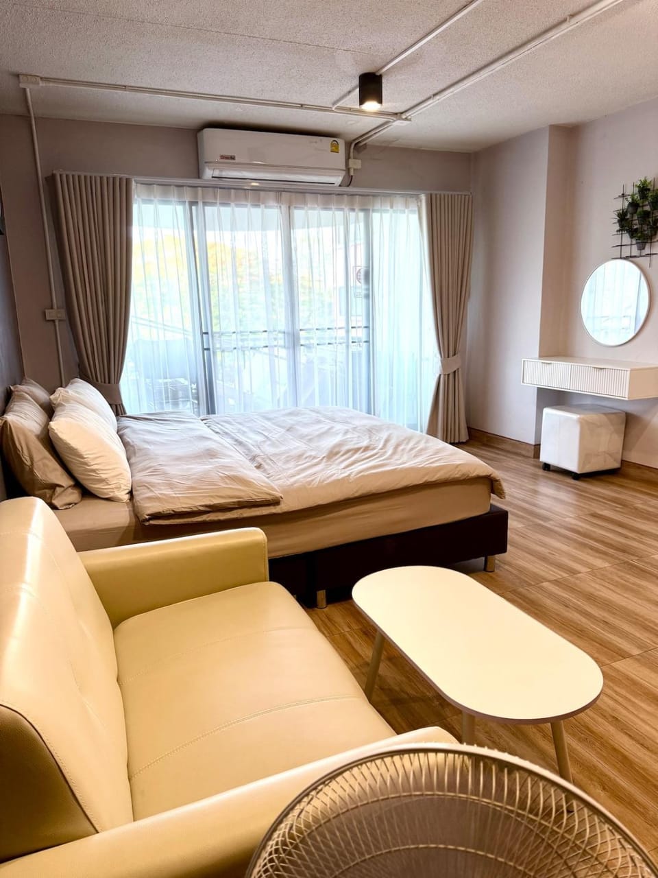 Walk to One Nimman MAYA Spacious 45sqm Condo Apartment in Chiang Mai