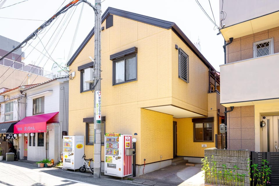 Property building, Facade/entrance