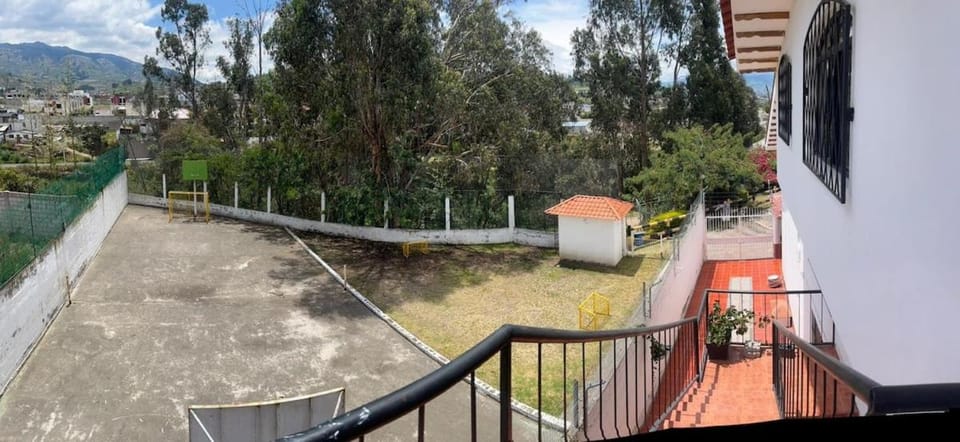 Feel the thrill of the 2026 World Cup, WiFi, Parking Apartment in Ambato