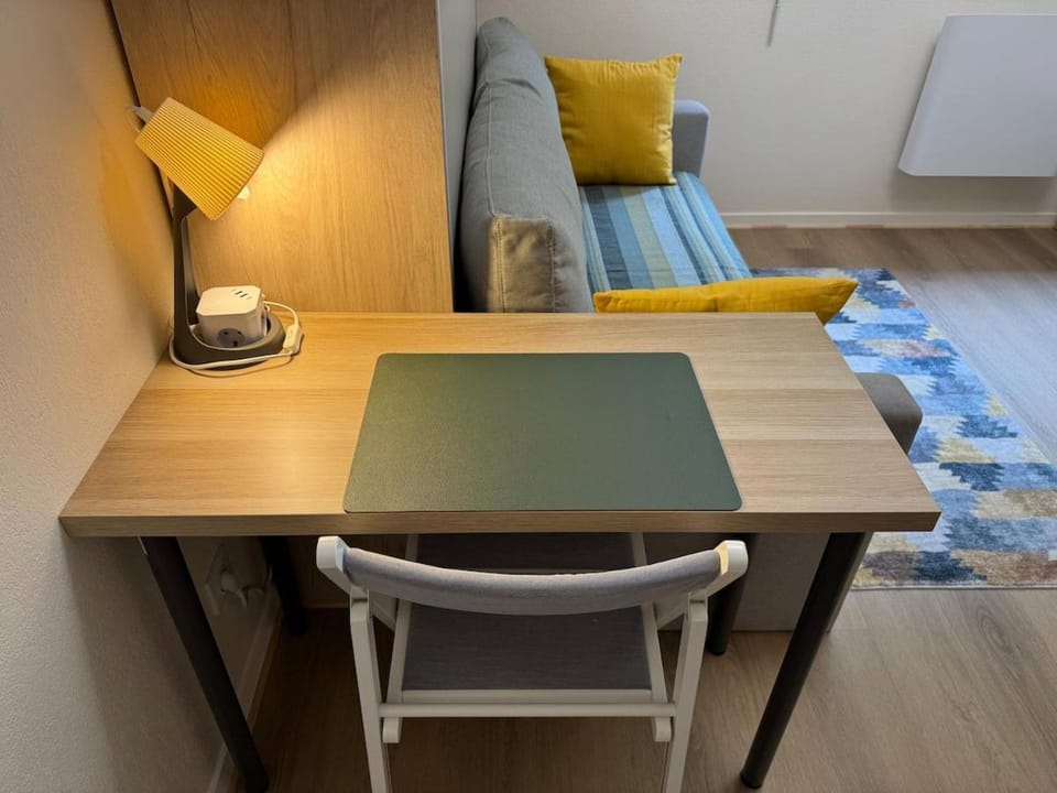 Studio rénové, au calme, avec garage Apartment in Caluire-et-Cuire