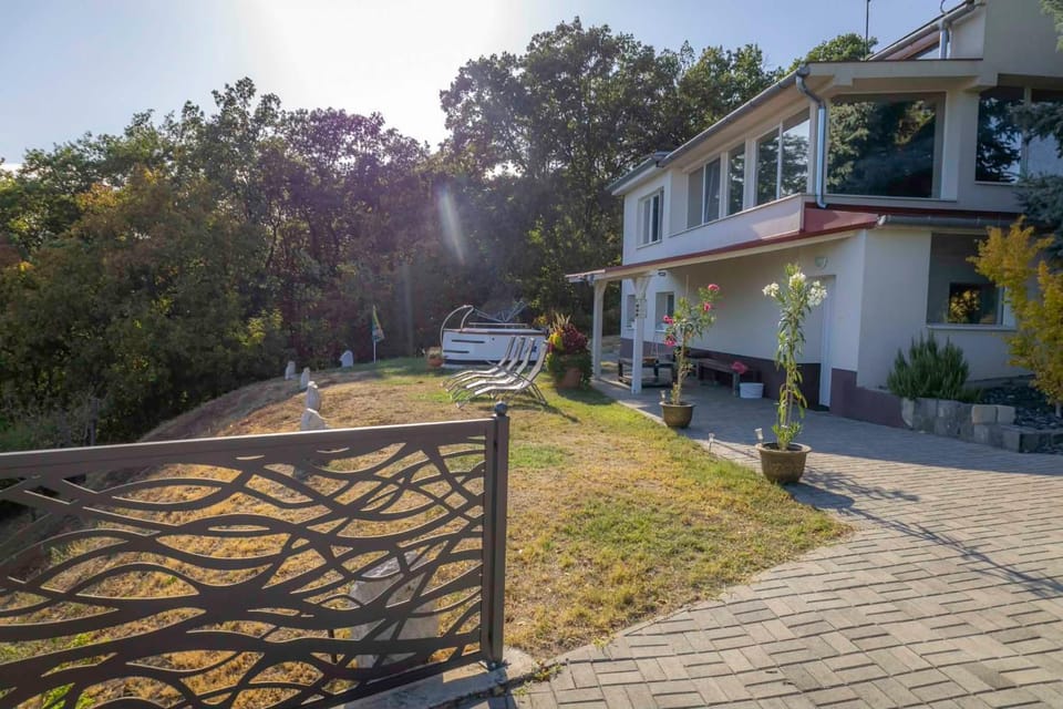 Riverside Forest Prestige Apartment in Slovakia