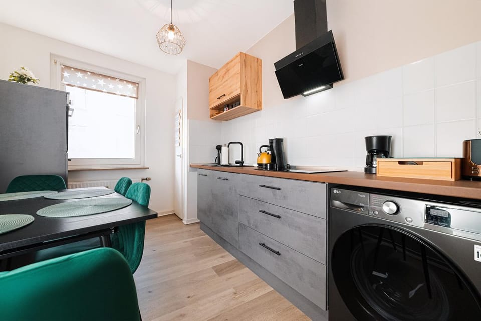 Dining area, kitchen