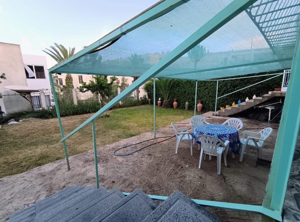 villa indépendante 3 chambre avec jardin privé-rez-de-chaussèe-agadir Villa in Agadir