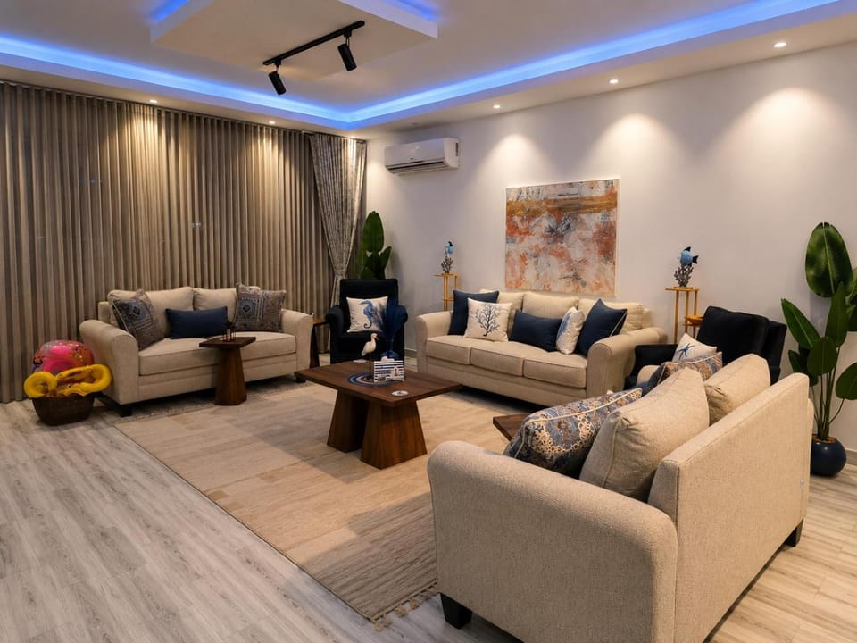 Coffee/tea facilities, Dining area