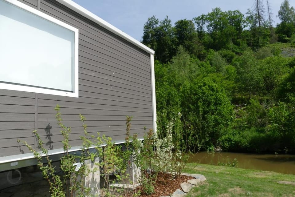Sideschlee Chalet aan het water Campground/ 
RV Resort in Luxembourg