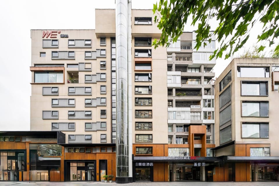 Property building, Location