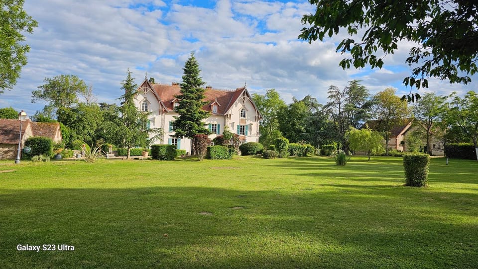 Chambre Henri II Bed and Breakfast in Auvergne-Rhône-Alpes