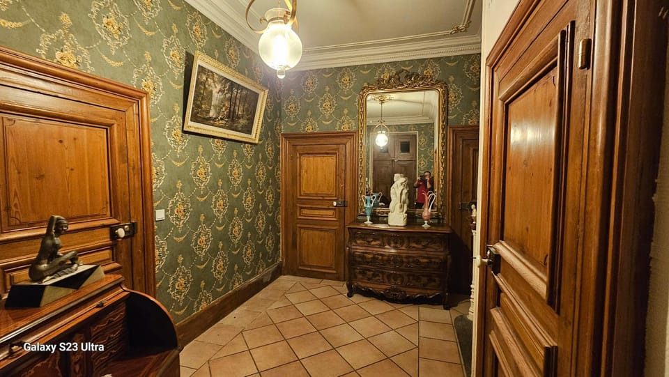 Chambre Henri II Bed and Breakfast in Auvergne-Rhône-Alpes