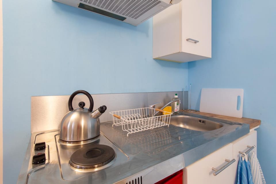 Studio rénové - Frais l'été - centre - WIFI - TV connectée - Parking 1 mn à pied Apartment in Béziers