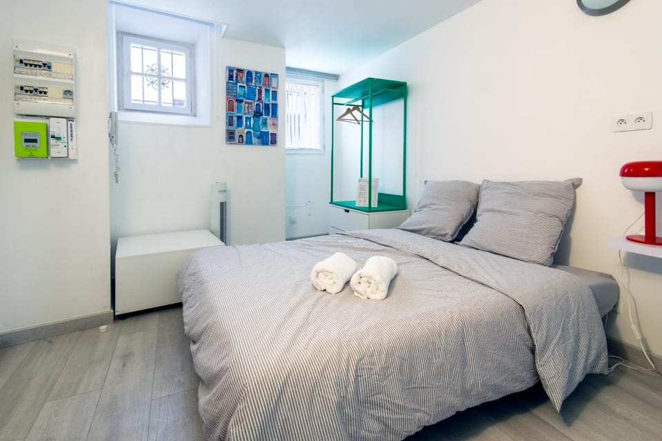 Studio rénové - Frais l'été - centre - WIFI - TV connectée - Parking 1 mn à pied Apartment in Béziers