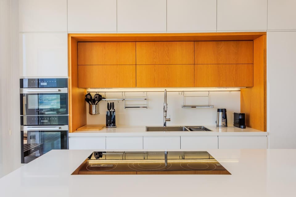 Coffee/tea facilities, Kitchen or kitchenette, stove, toaster