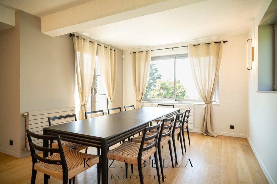 KAZA BELLA - Amazing Villa with sea view and pool Bed and Breakfast in Benerville-sur-Mer