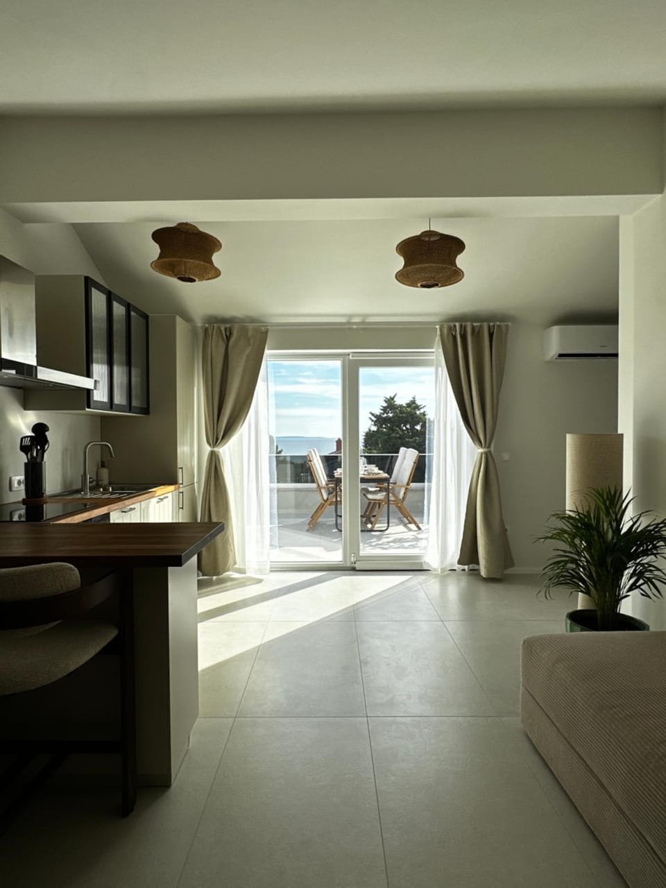 Living room, Sunrise, Sunset, kitchen