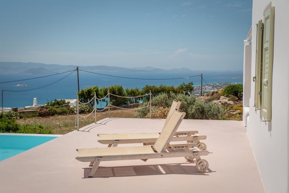 Patio, View (from property/room), Sea view, Swimming pool, sunbed
