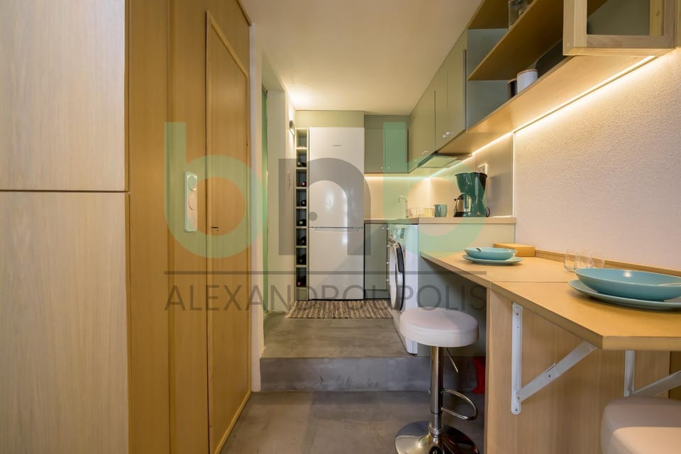 Green & Grey Loft close to ZARA Apartment in Alexandroupoli