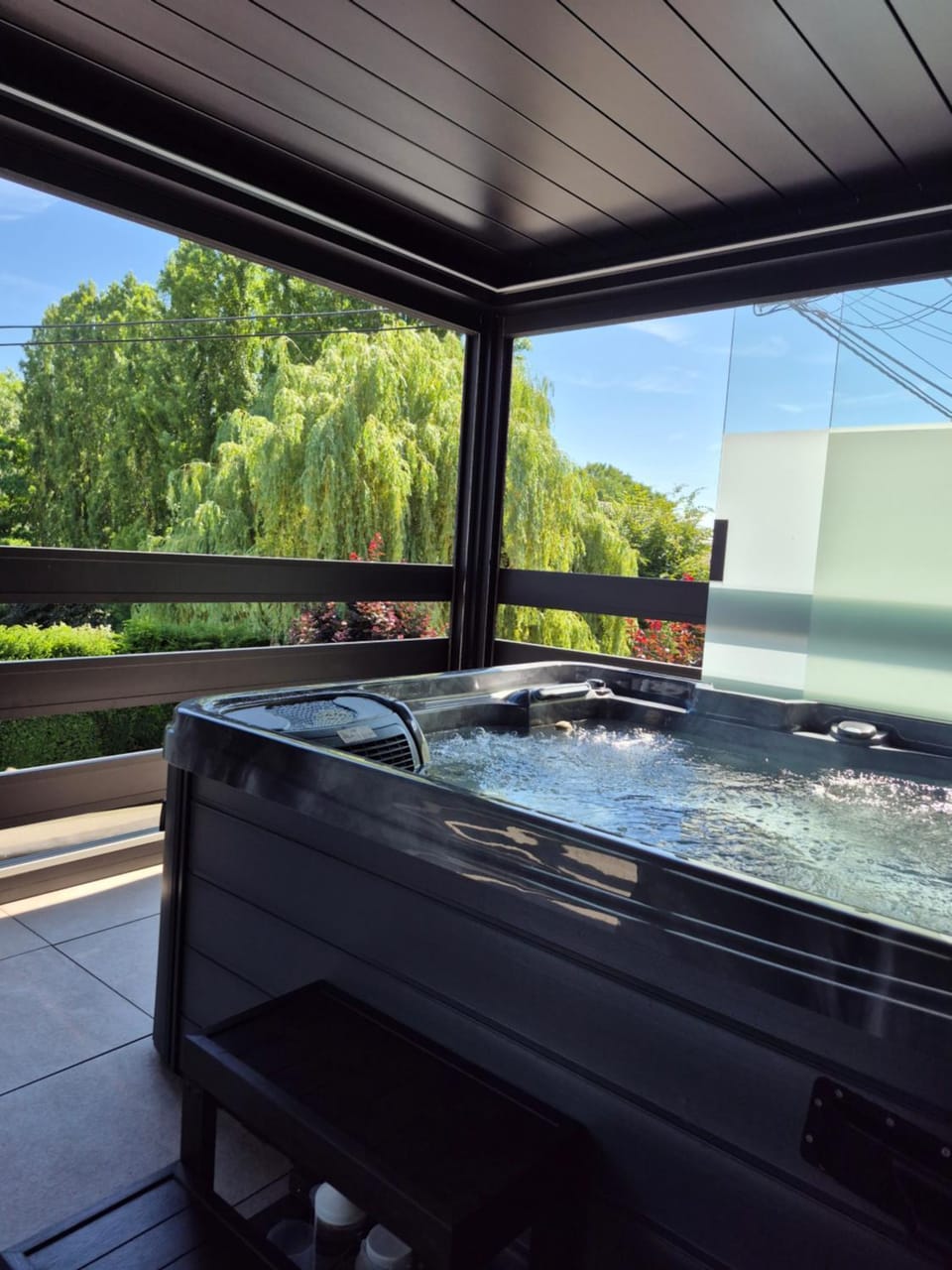Hot Tub, Hot Tub