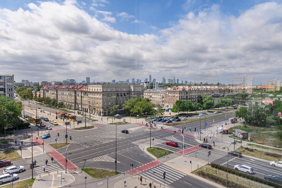 Day, Neighbourhood, City view, Street view, Location