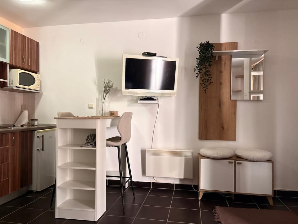 TV and multimedia, Kitchen or kitchenette