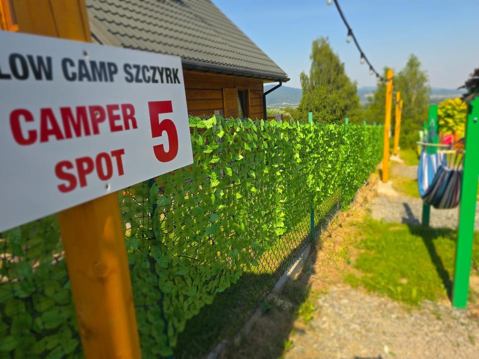 Slow Camp pod Bieniatka - namioty & Camper Park Campground/ 
RV Resort in Poland