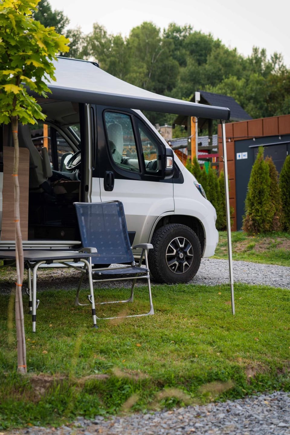Slow Camp pod Bieniatka - namioty & Camper Park Campground/ 
RV Resort in Poland