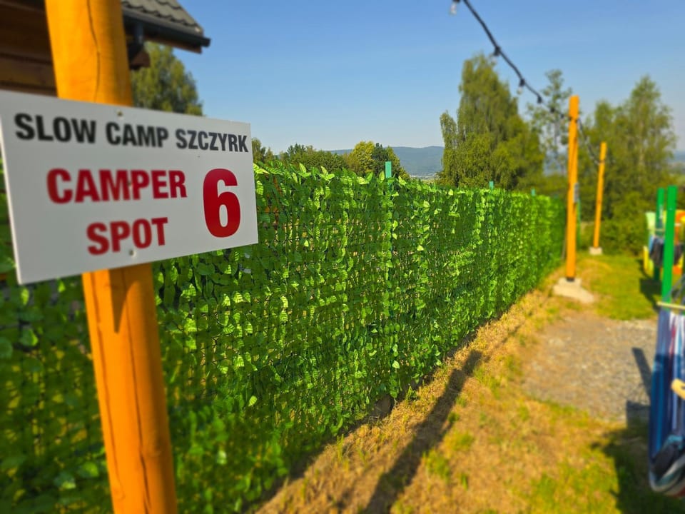 Slow Camp pod Bieniatka - namioty & Camper Park Campground/ 
RV Resort in Poland
