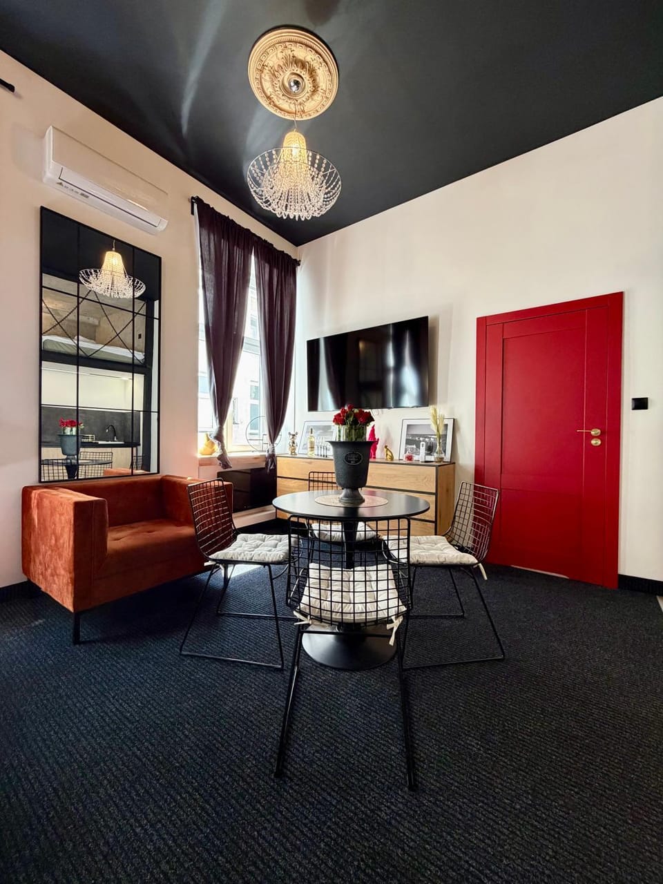 Designer Lofts Piotrkowska 92 Apartment in Masovian Voivodeship
