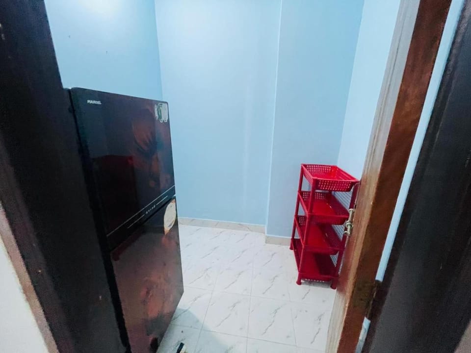 storage, stove