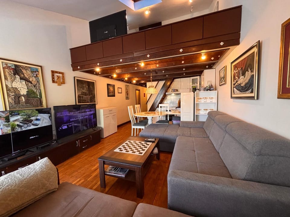 Upscale Live-In Apartment Apartment in Sveti Stefan