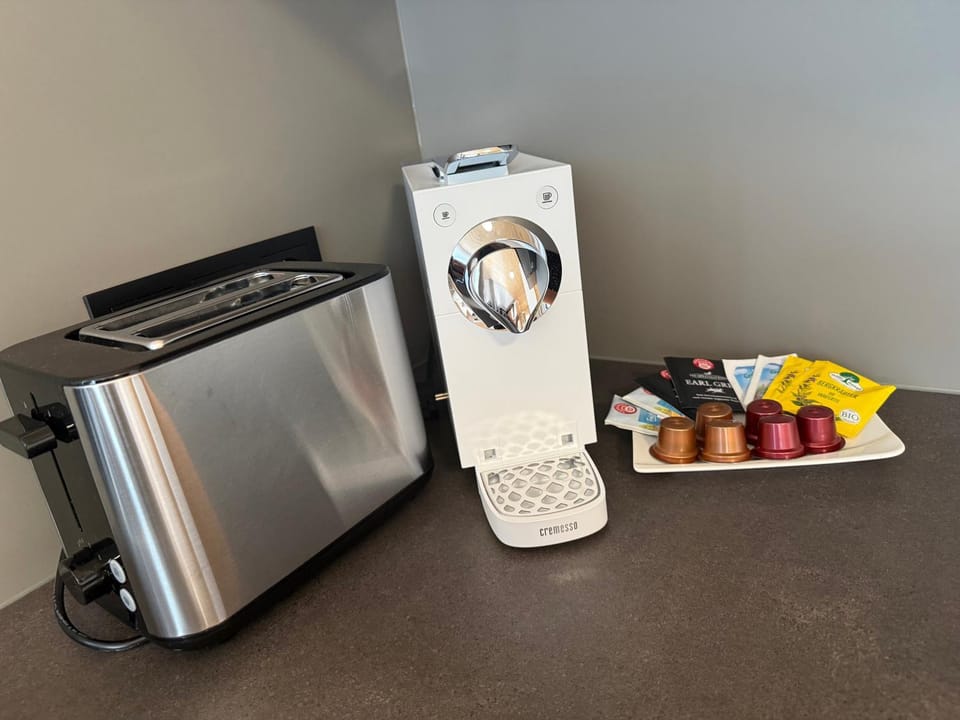 Coffee/tea facilities, Kitchen or kitchenette, toaster