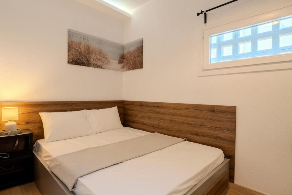 Bed, Decorative detail, Bedroom
