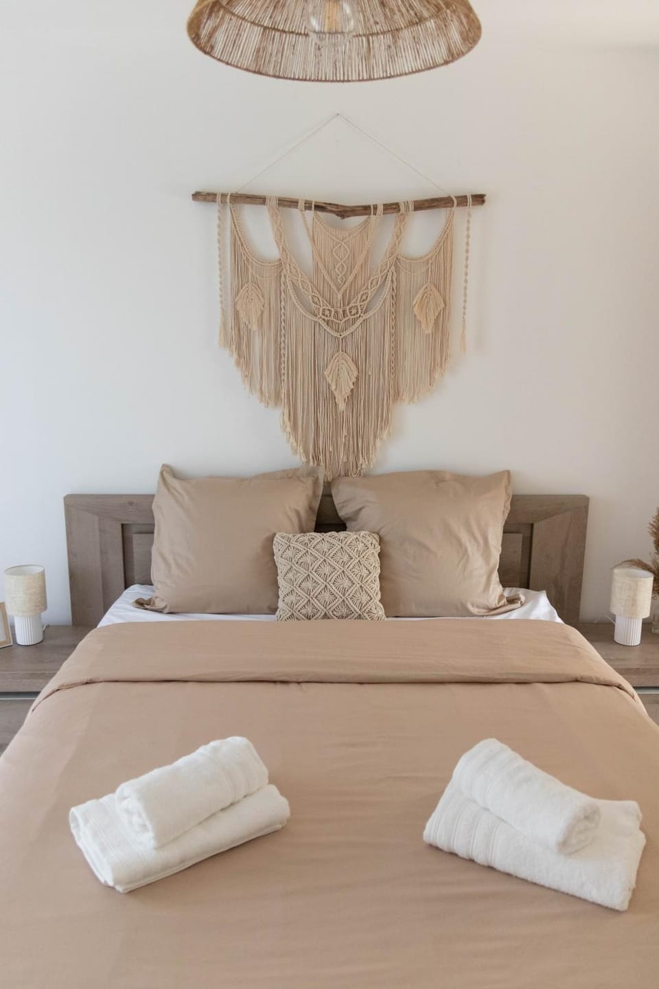 Bedroom, towels