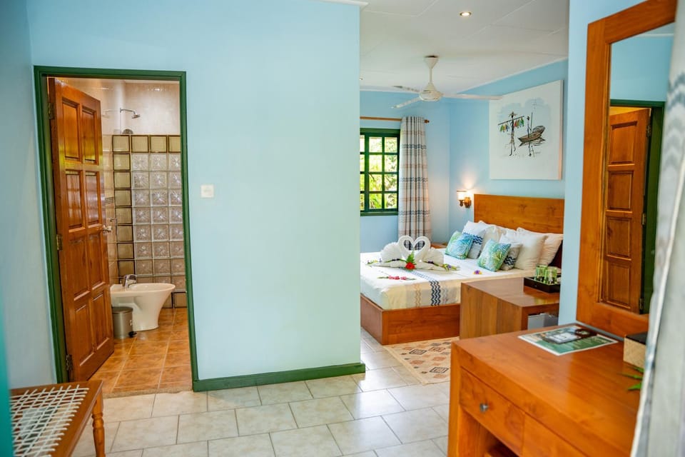 Toilet, Bed, Bathroom, Bedroom