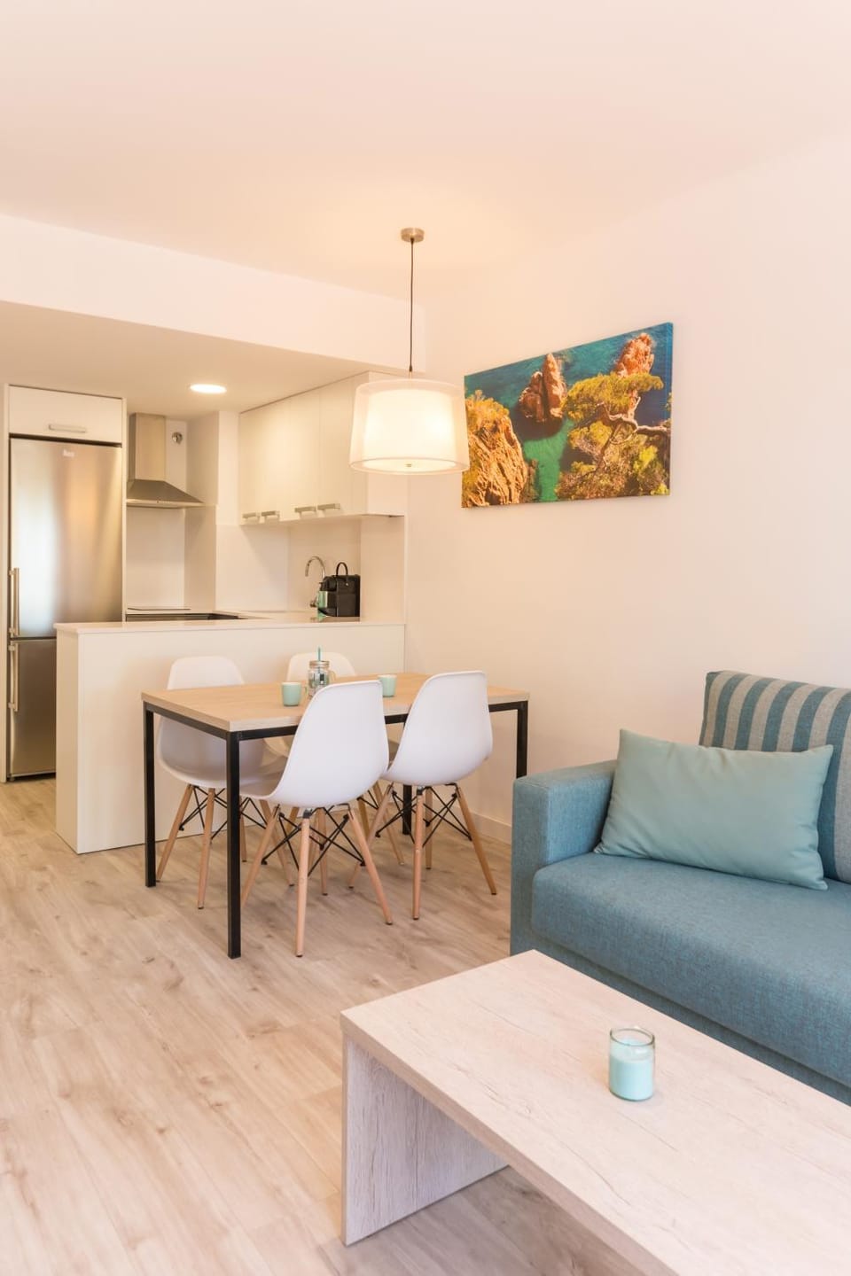 Kitchen or kitchenette, Living room, Dining area