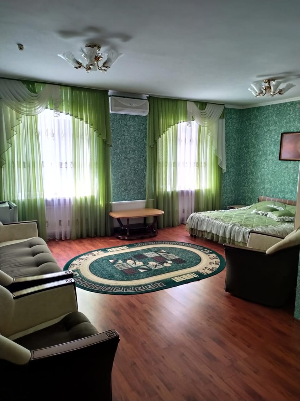 Photo of the whole room