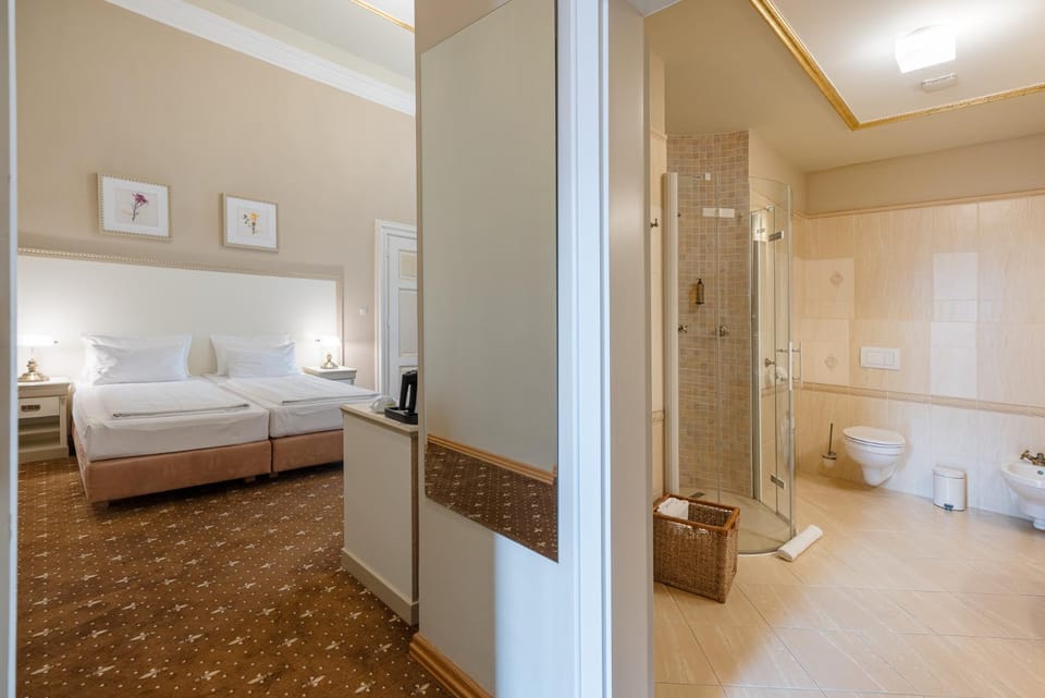 Bathroom, Photo of the whole room