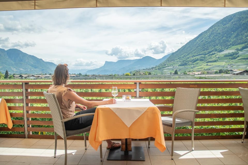 Property building, Natural landscape, View (from property/room), Balcony/Terrace, Seating area, Dining area, Mountain view