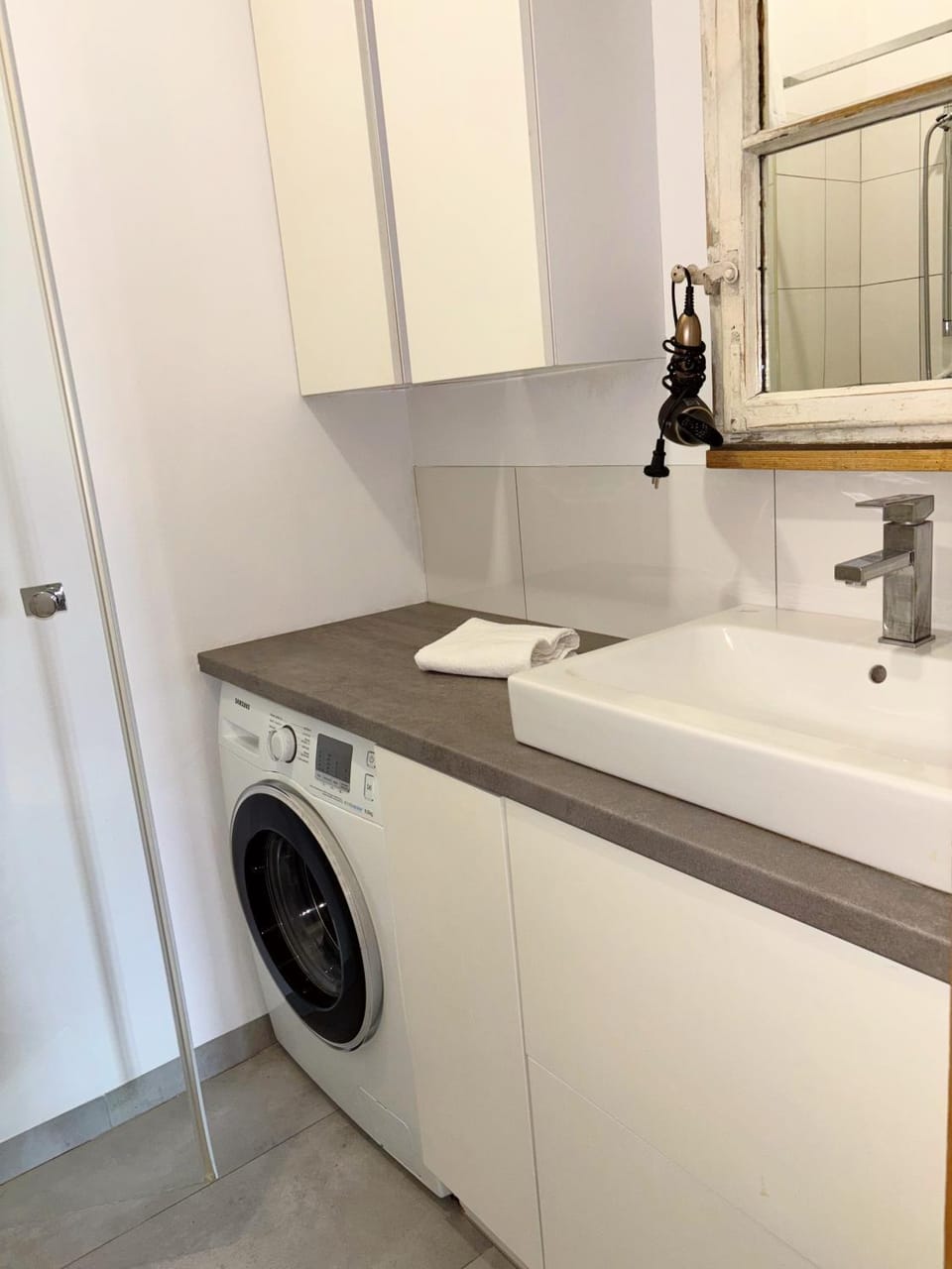 Bathroom, washing machine, dryer