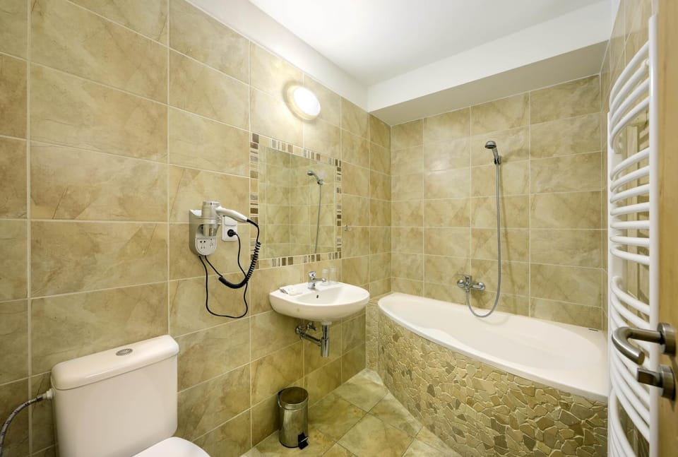 Toilet, Bathroom, Bath, towels