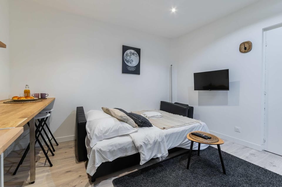 Studio neuf Porte de Saint Cloud Paris 16 - 2P Apartment in Paris