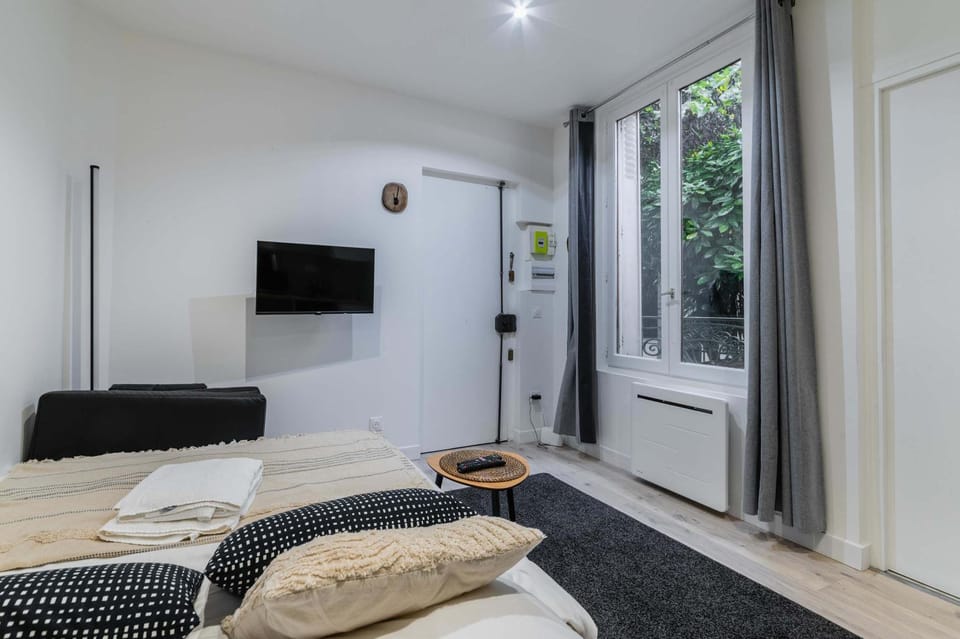 Studio neuf Porte de Saint Cloud Paris 16 - 2P Apartment in Paris